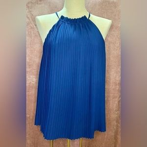 RW&CO pleated sleeveless top‎ with tie back.